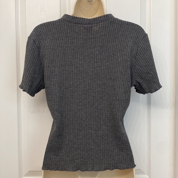Paper Crane Gray Short Sleeve Top Large - Picture 6 of 8
